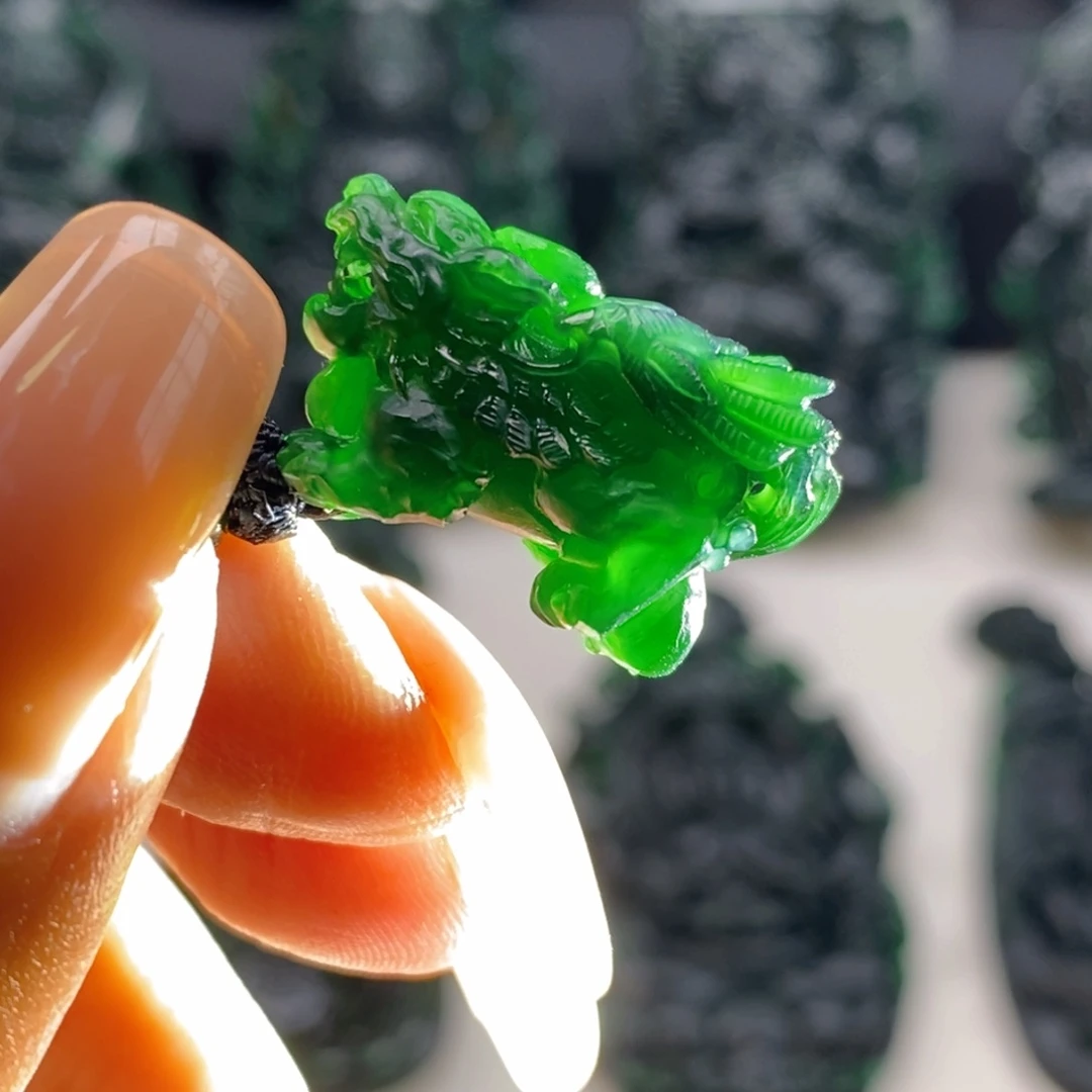 定制翡翠未镶嵌貔貅