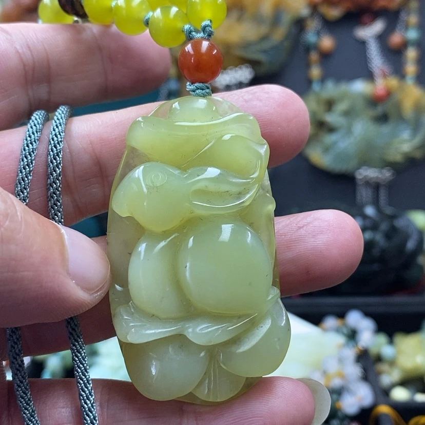 【闪购商品】蛇纹石玉未镶嵌吊坠