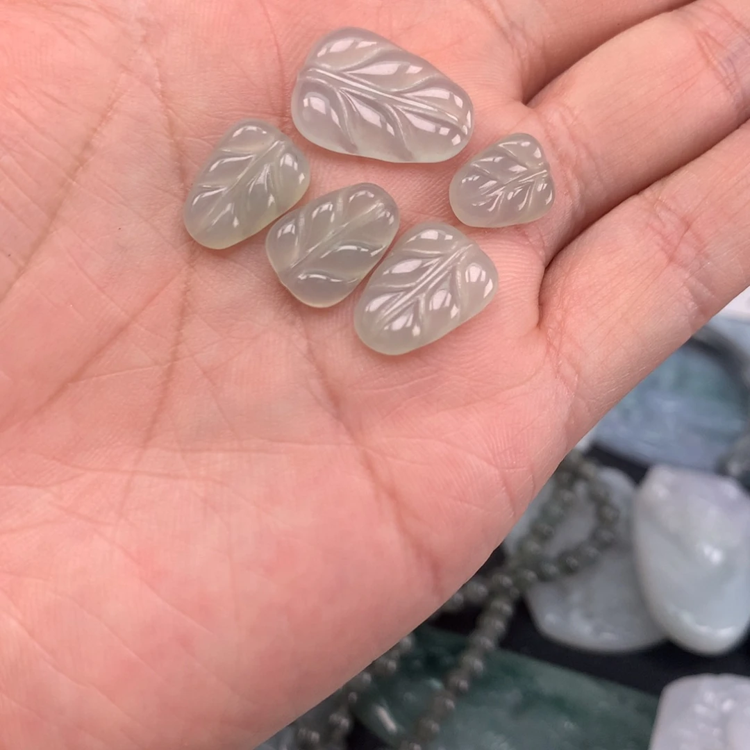 翡翠未镶嵌颈饰福利