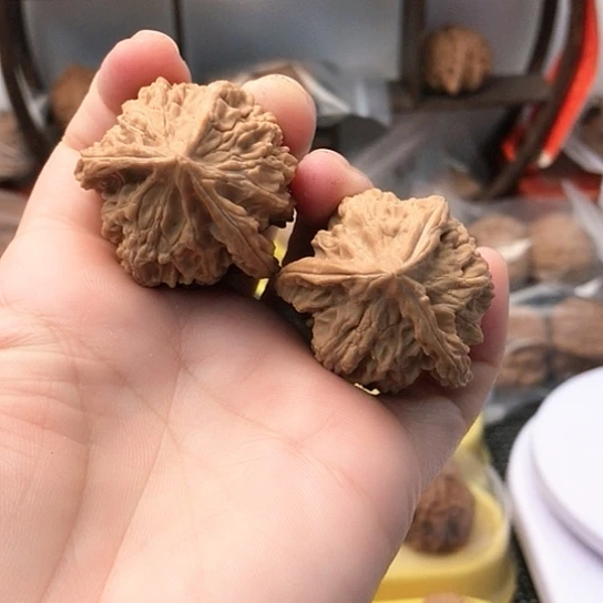 文玩核桃吊坠盘山两棱五