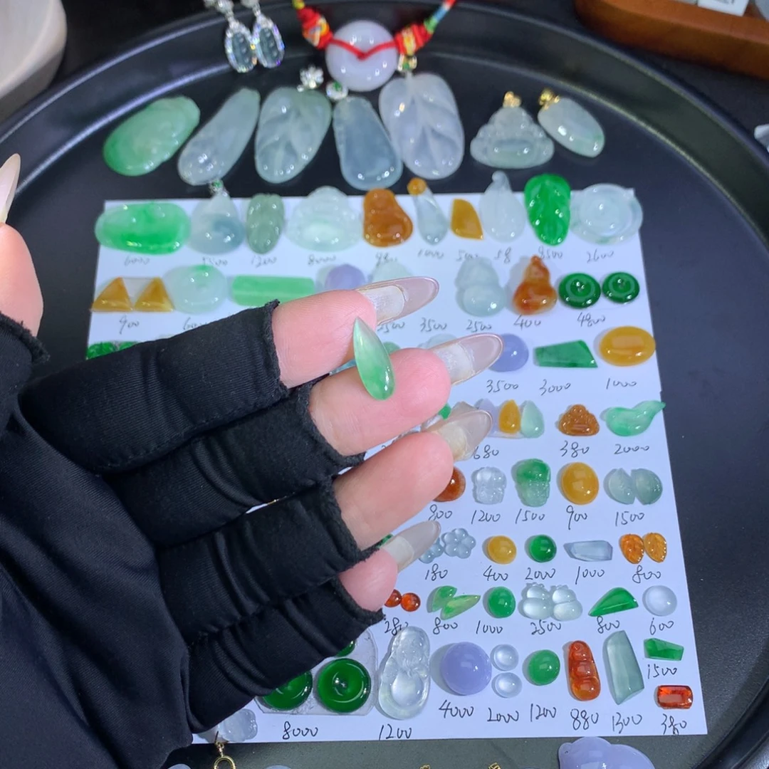 翡翠未镶嵌吊坠(不含链)绿水滴