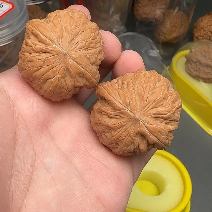 王***川文玩核桃吊坠铁锤