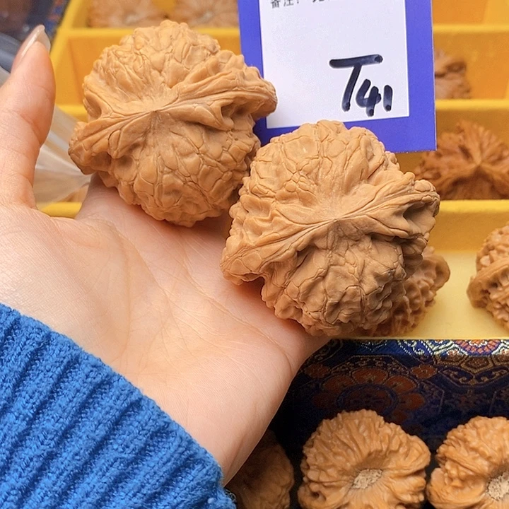 炽***使文玩核桃把件文玩核桃龙鼎41