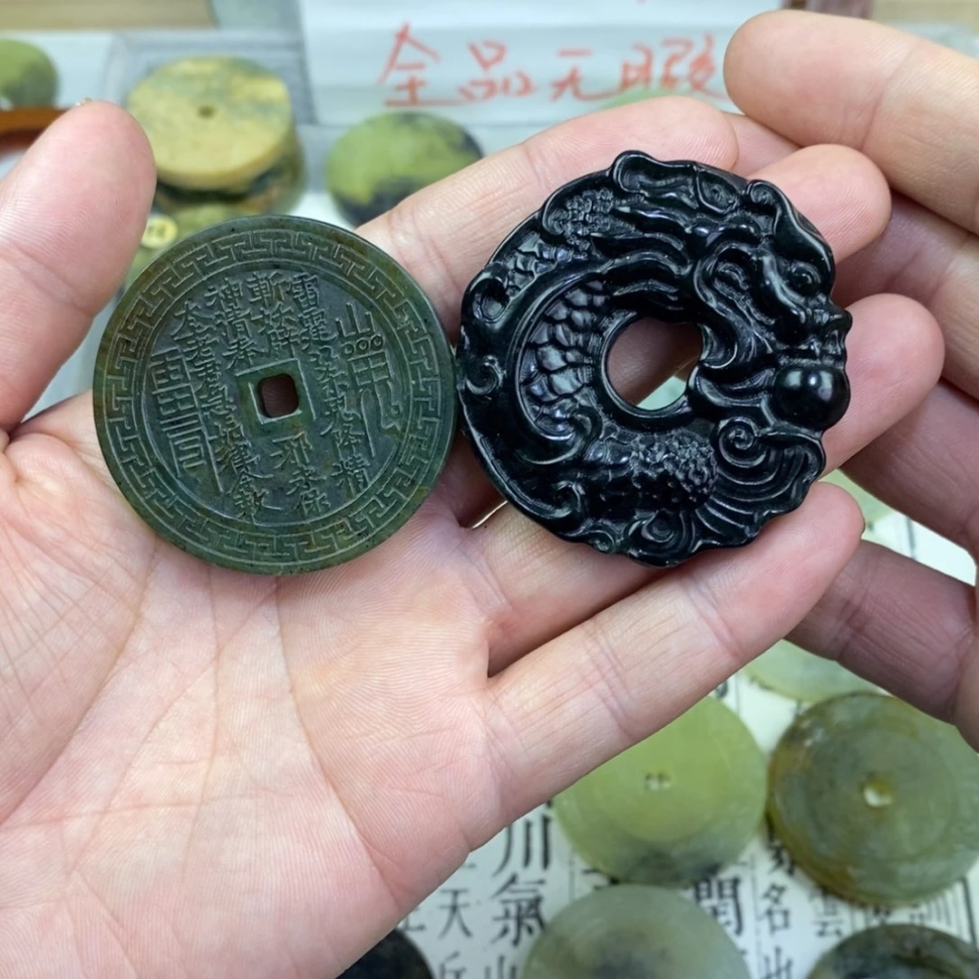 媛***芸岫玉未镶嵌颈饰岫玉吊坠