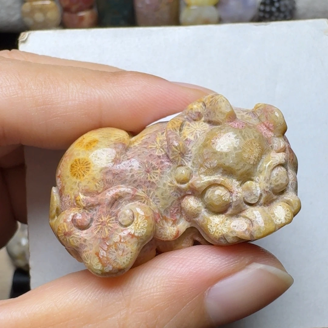 未镶嵌霸王貔貅 管偏财，摆件手把挂件硅化玉