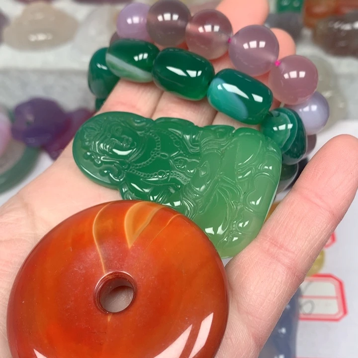 玛瑙/玉髓颈饰未镶嵌小**鱼