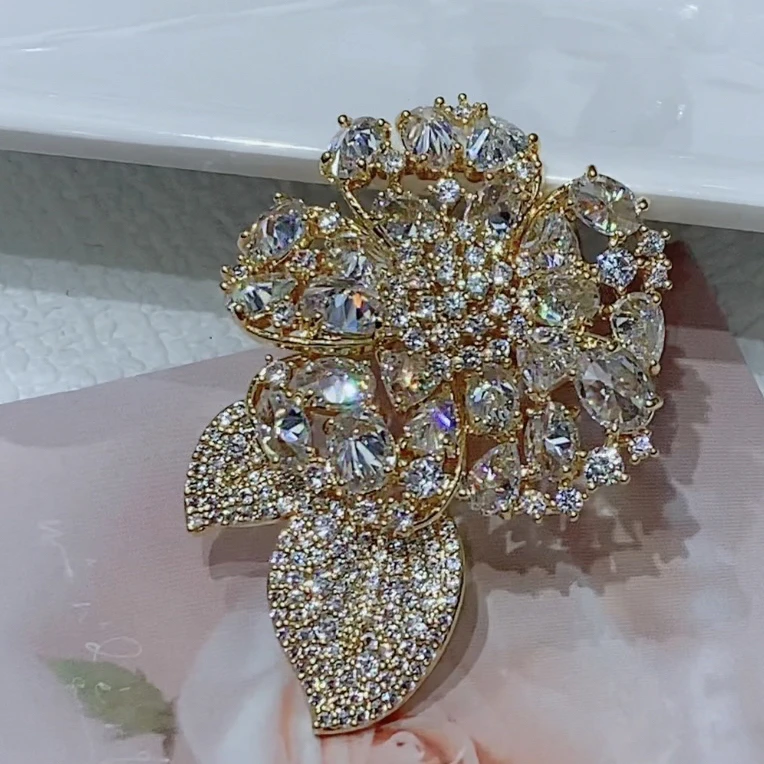 铜合金锆石胸针 新款高档玫瑰花胸针秋冬大衣羊绒呢子外套胸针