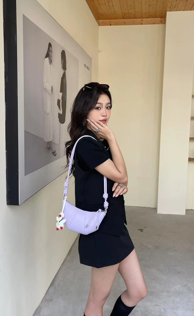 手掌大小，小牛，牛角包