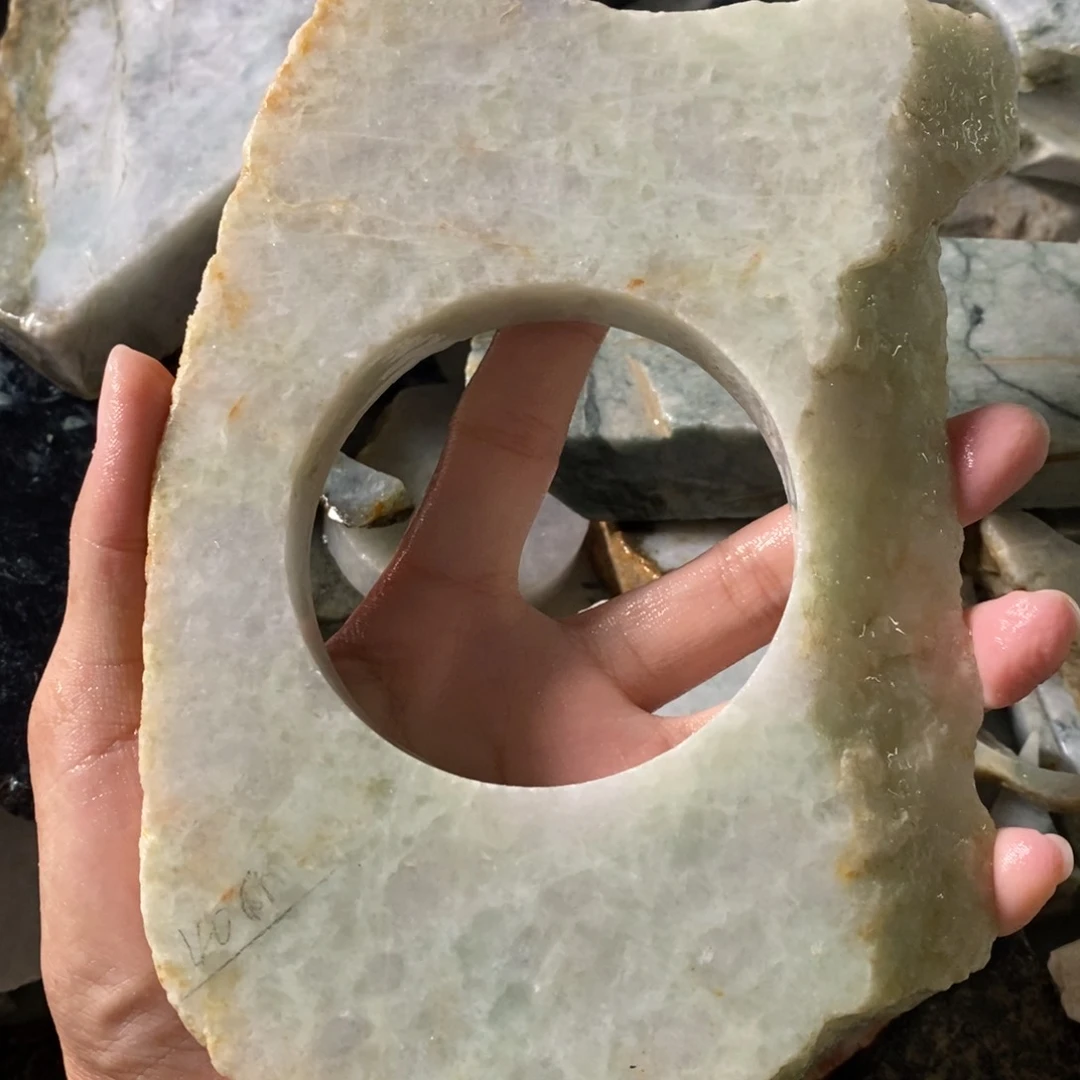颈饰未镶嵌翡翠天然