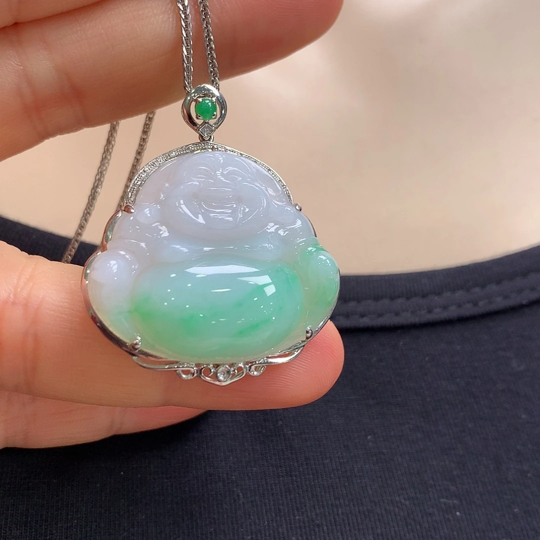 乞***叔翡翠18K金镶嵌颈饰佛公