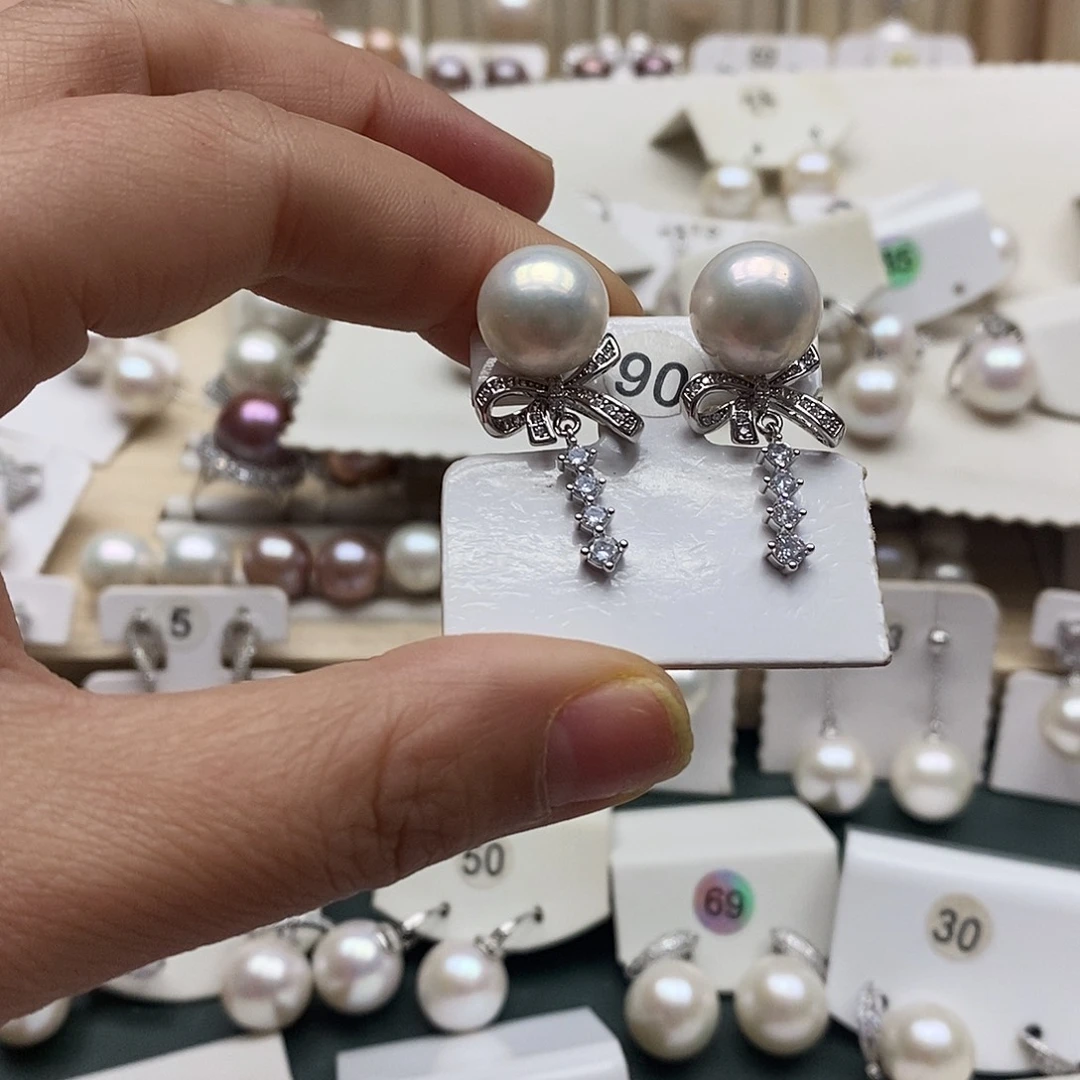 小***涂银S925镶嵌淡水珍珠颈饰