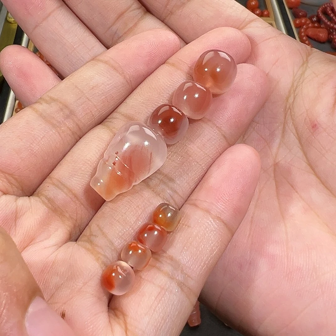 南红玛瑙未镶嵌珠宝奇石小*子