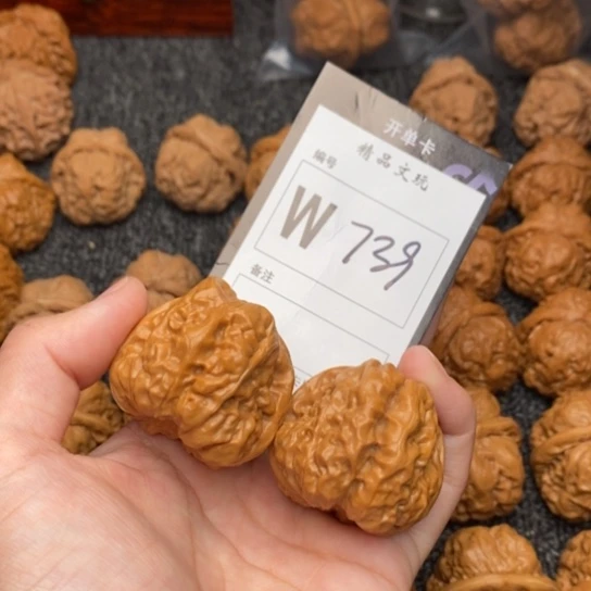 吊坠桃核我是第一百38