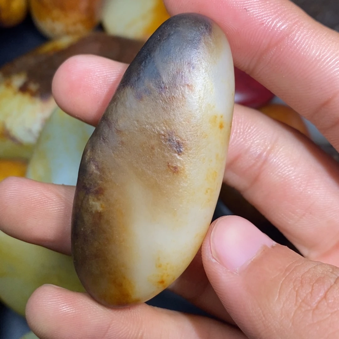 和田玉未镶嵌珠宝奇石