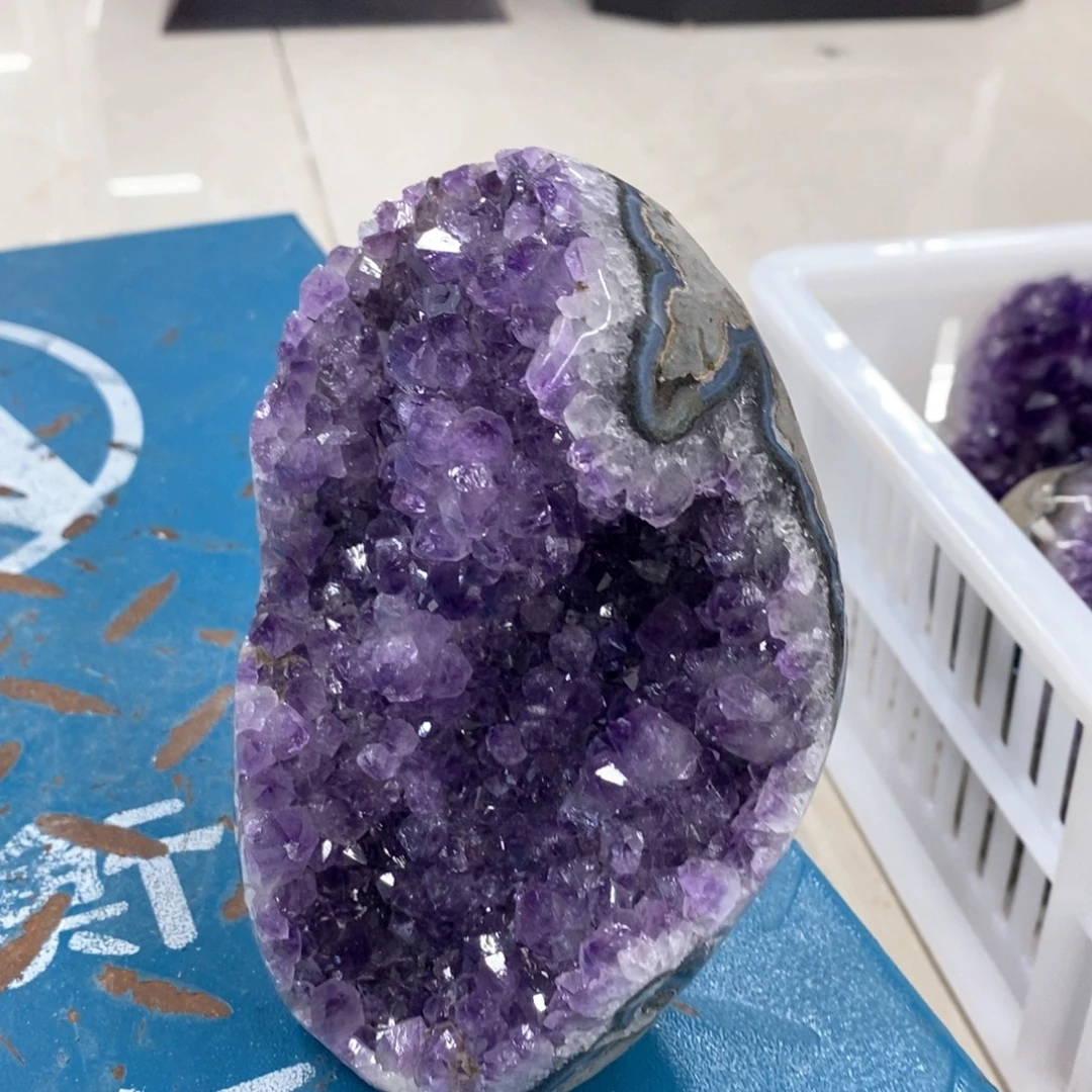 紫晶未镶嵌大型摆件（非配饰）
