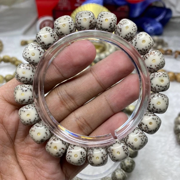 12*11卡姿兰大眼睛月朗星稀海南星月菩提手串直销正品保障