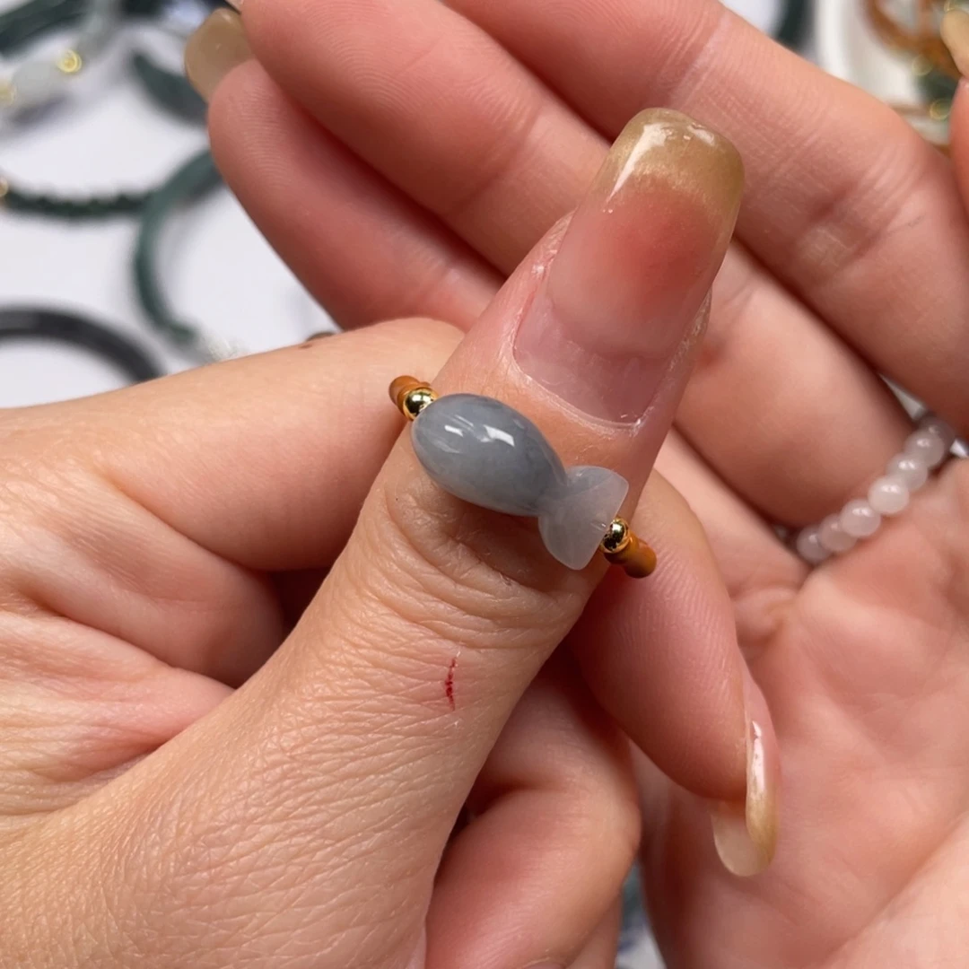 翡翠吊坠(赠链)未镶嵌蒲*