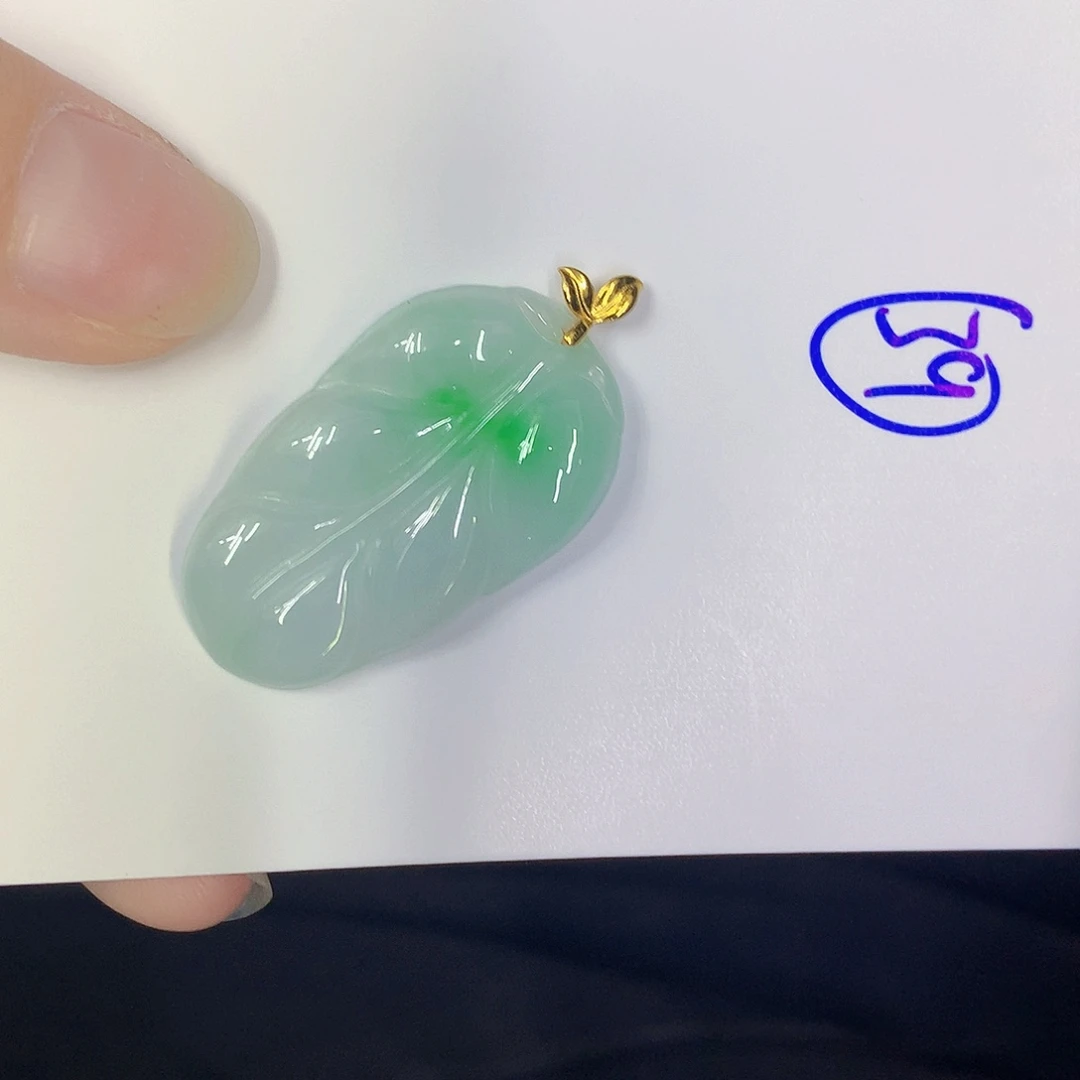 颈饰18K金镶嵌翡翠