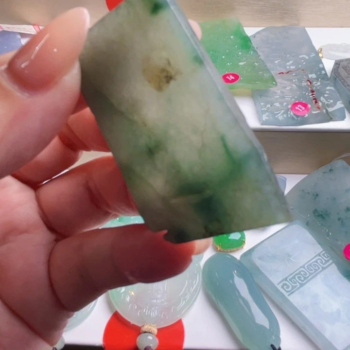 翡翠未镶嵌颈饰天然翡翠
