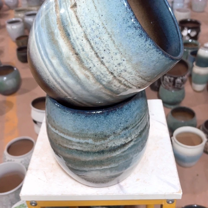 紫砂花盆口径16高度20两只小瑕疵