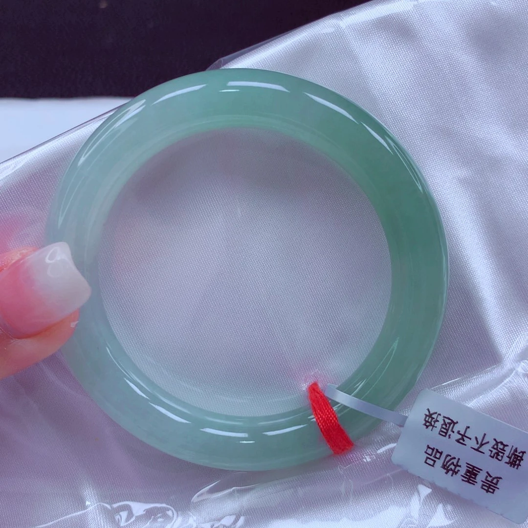 未镶嵌手镯翡翠手镯