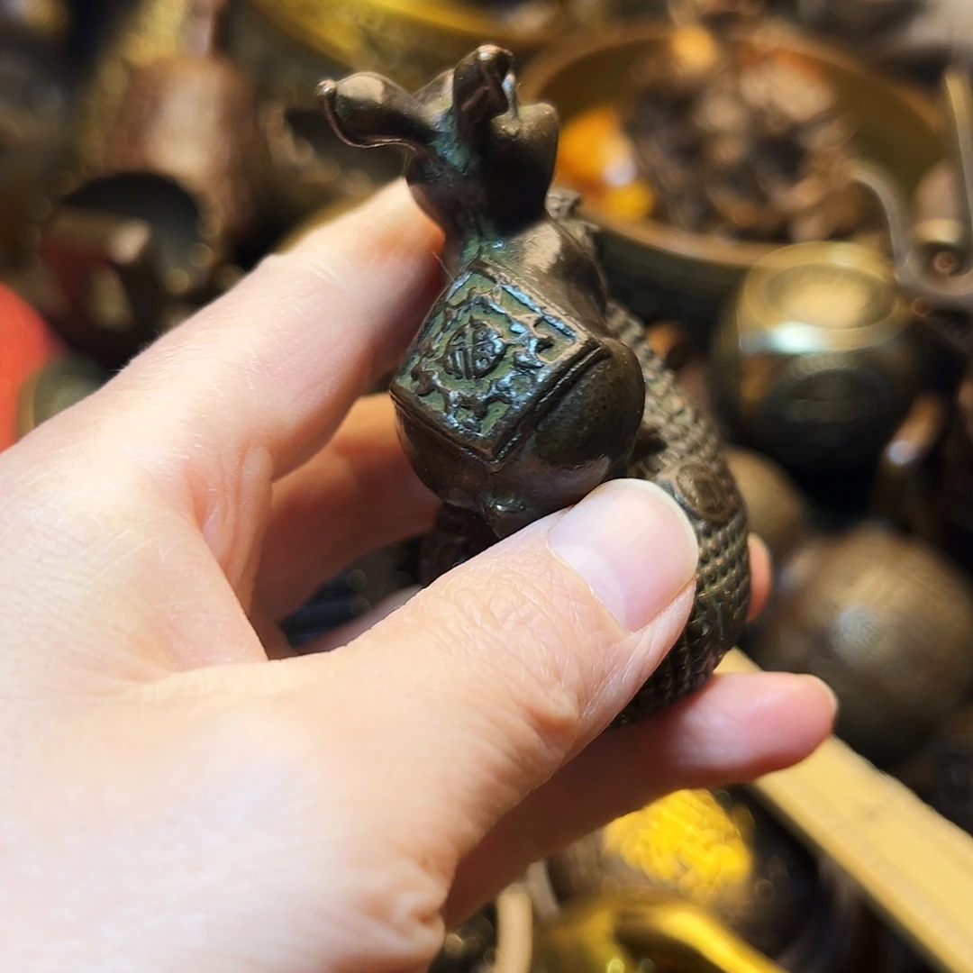 精美铜器工艺品等