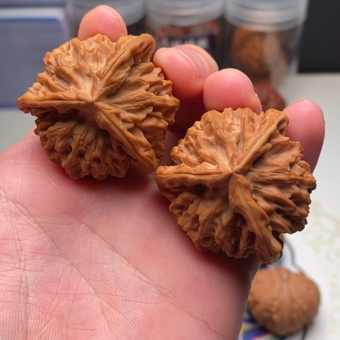 文玩核桃把件41秦闷三棱