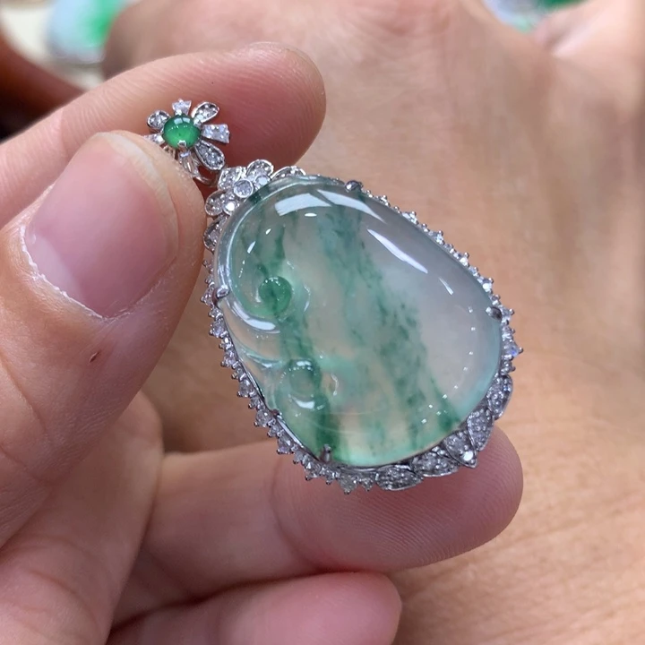 翡翠吊坠(不含链)18K金镶嵌