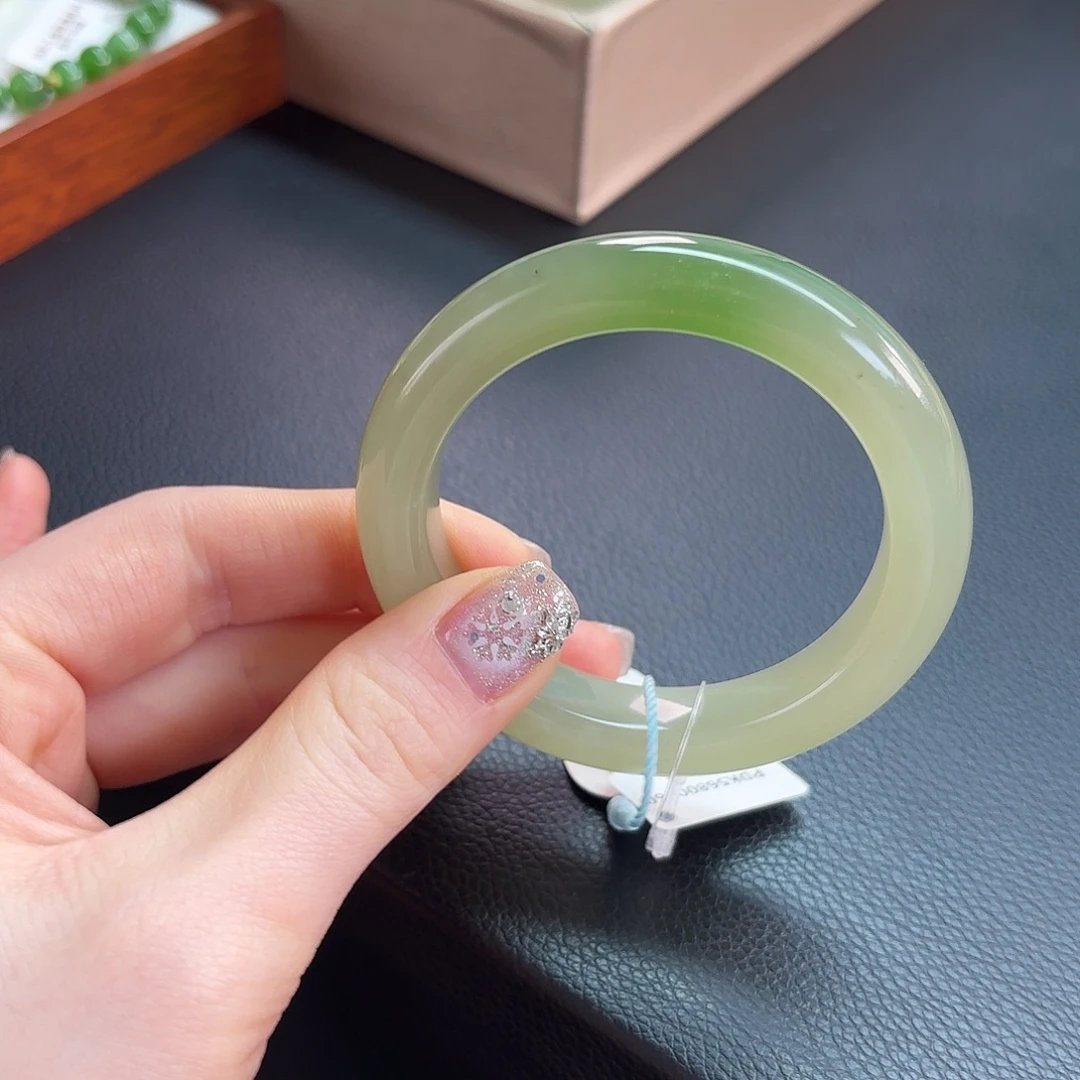 和田玉未镶嵌手镯【冰葡萄肉飘翠】