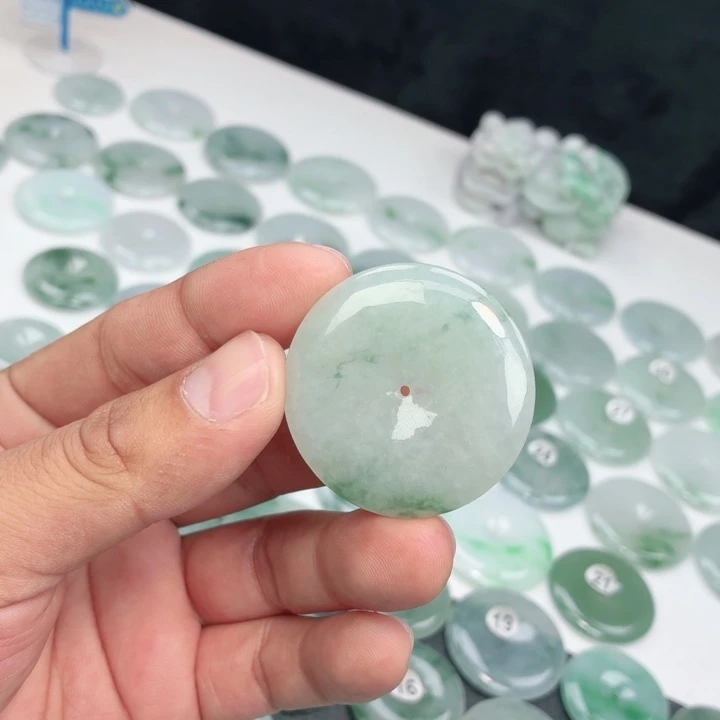 翡翠未镶嵌颈饰缅甸天然A货翡翠40-6.3