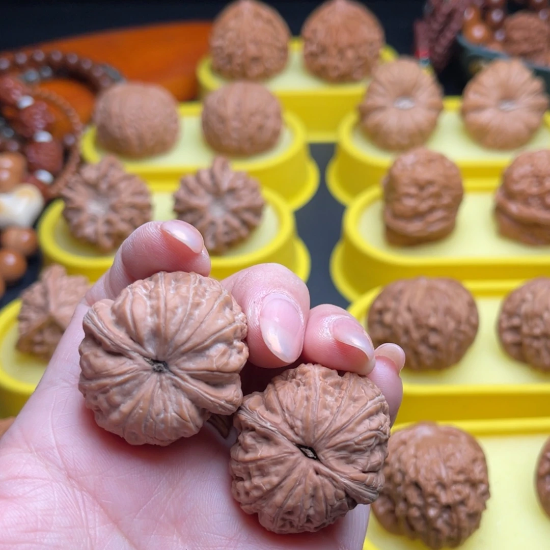 大***酱文玩核桃把件34元宝