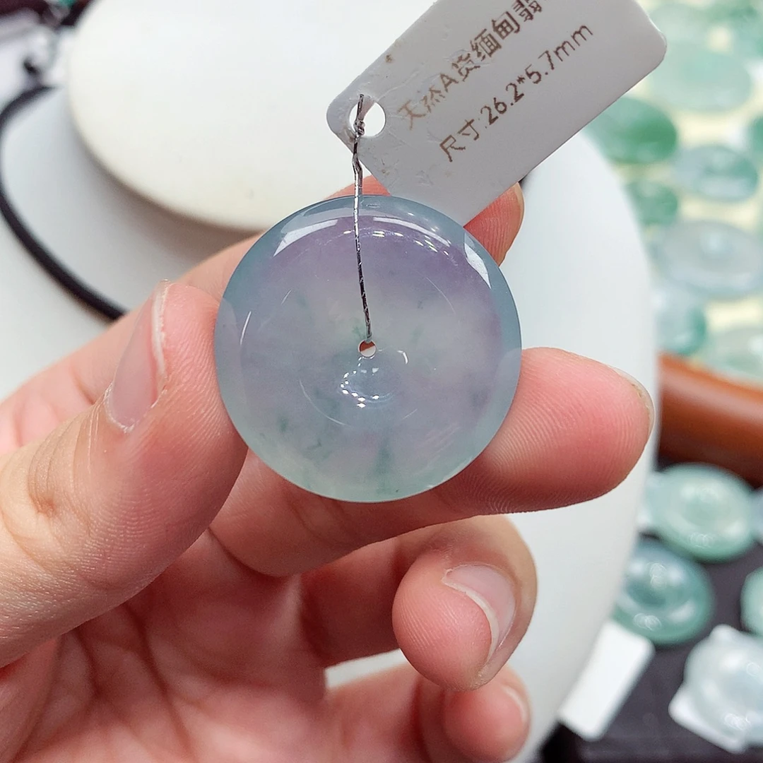 翡翠未镶嵌颈饰编号66，26.2/5.7