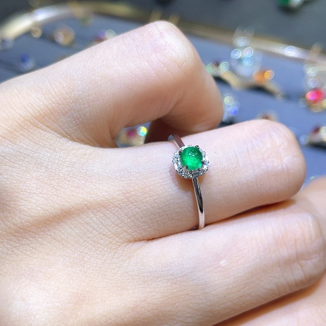 祖母绿戒指18K金镶嵌0.3ct