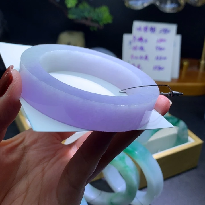 未镶嵌翡翠手镯定制翡翠