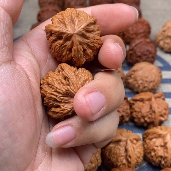 文玩核桃把件：核桃