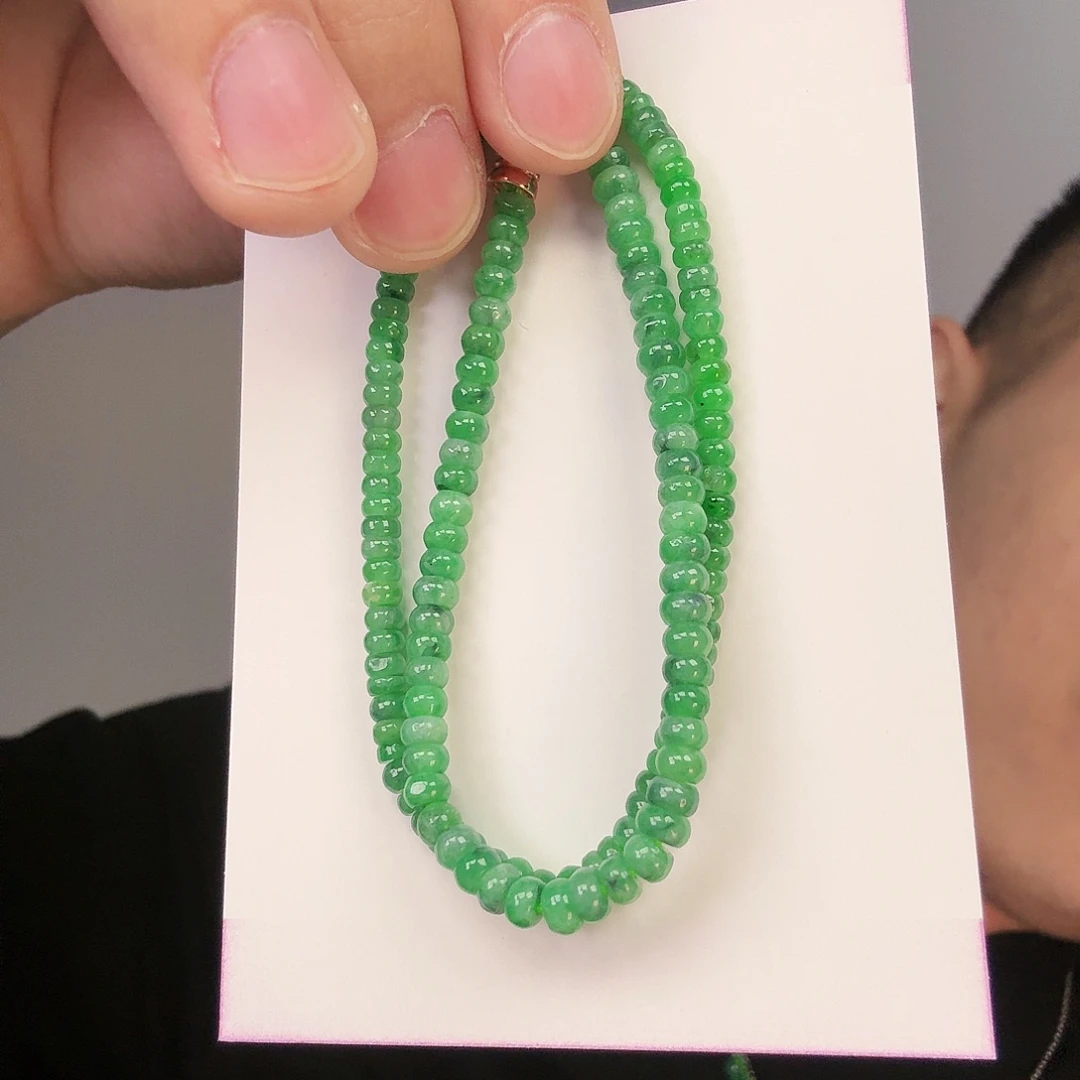 翡翠颈饰未镶嵌一件