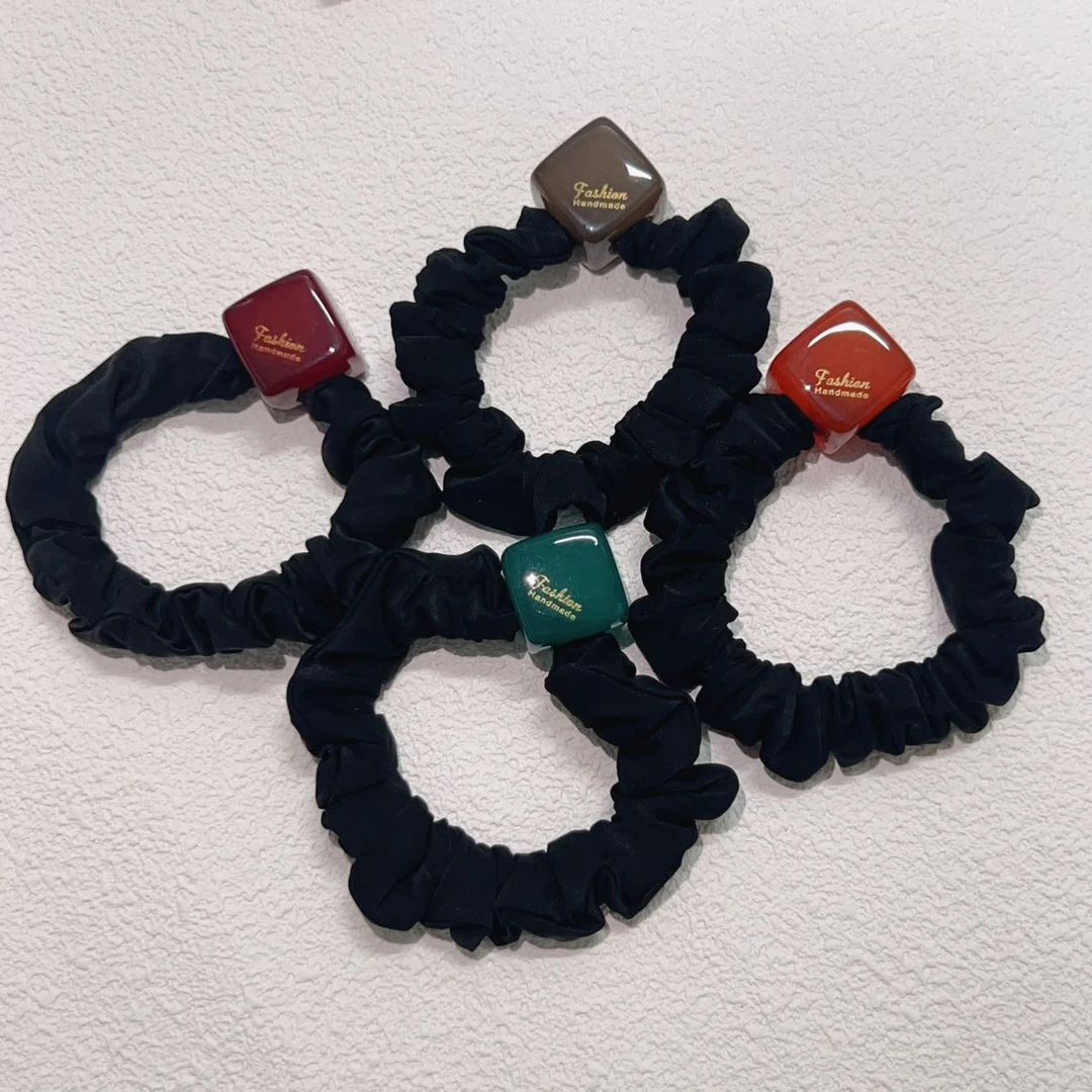 MY SISTERS韩饰美拉德色系百搭树脂金标方块面膜发圈L121803