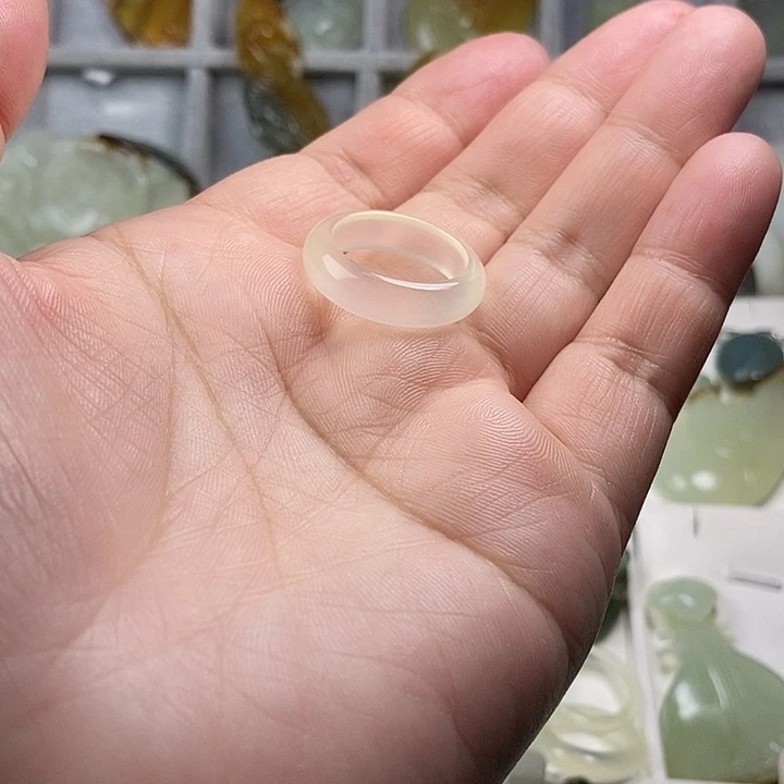 蛇纹石玉未镶嵌戒指