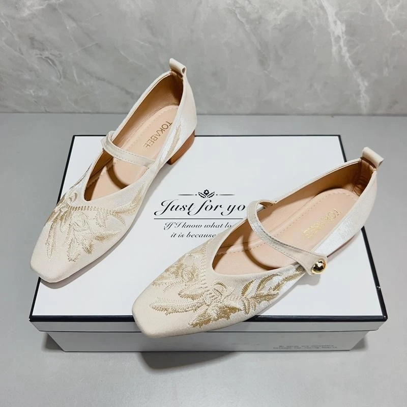 国风新中式方头粗跟汉服鞋女春秋新款大码软底旗袍鞋刺绣玛丽珍鞋