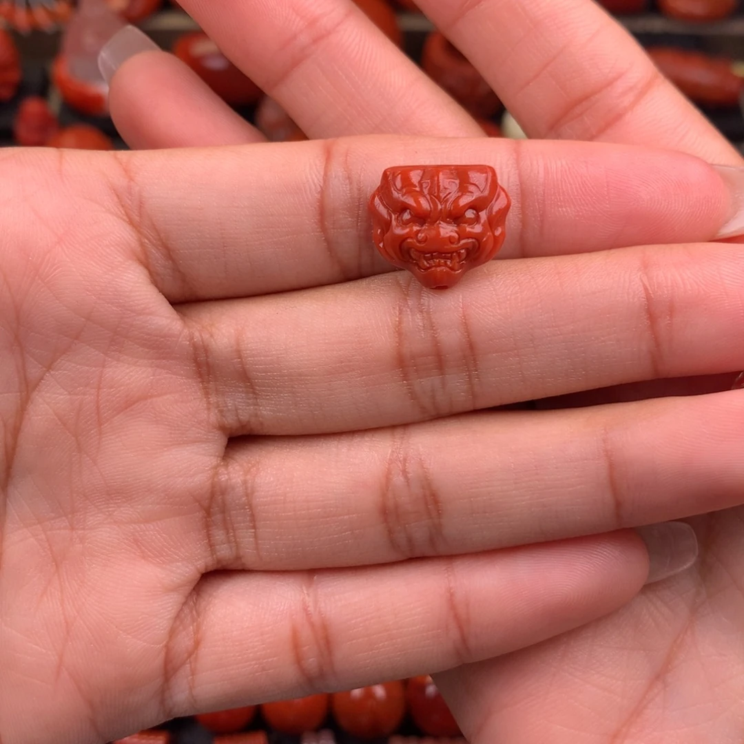 南红玛瑙未镶嵌兽面背云15+