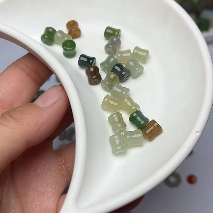 和田玉未镶嵌珠宝半成品拍一随机发2颗