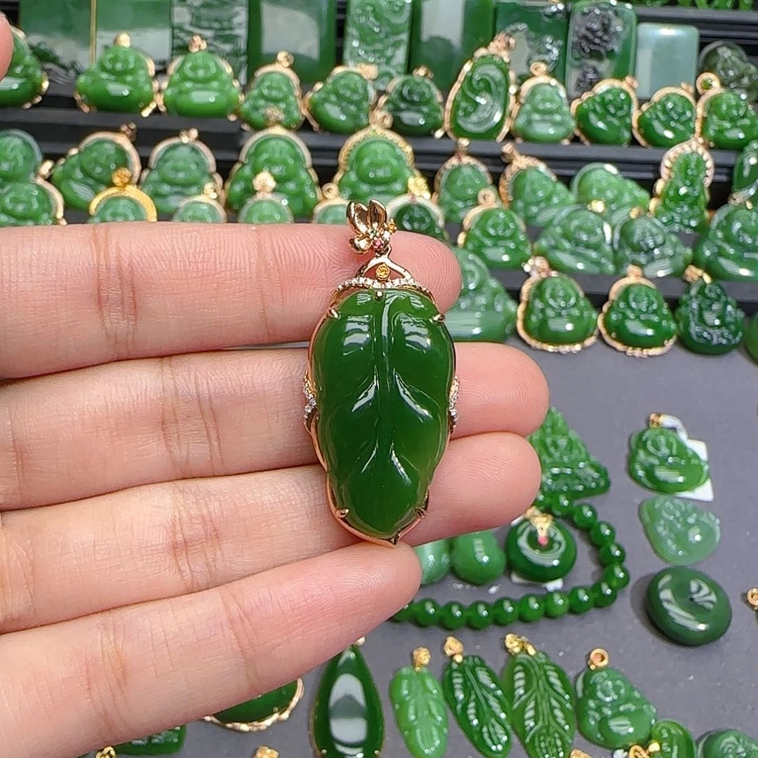 和田玉（碧玉）18K金镶嵌颈饰