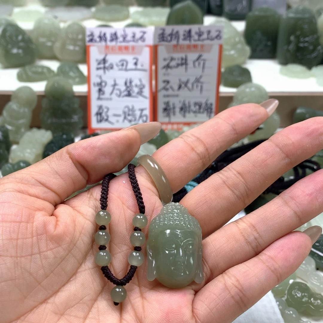 和田玉未镶嵌颈饰