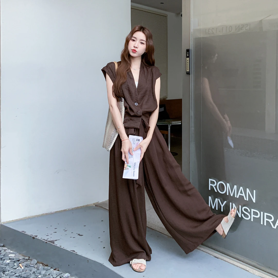 咖色贵气松弛感穿搭套装女夏2025新款高级感无袖衬衫阔腿裤两件套
