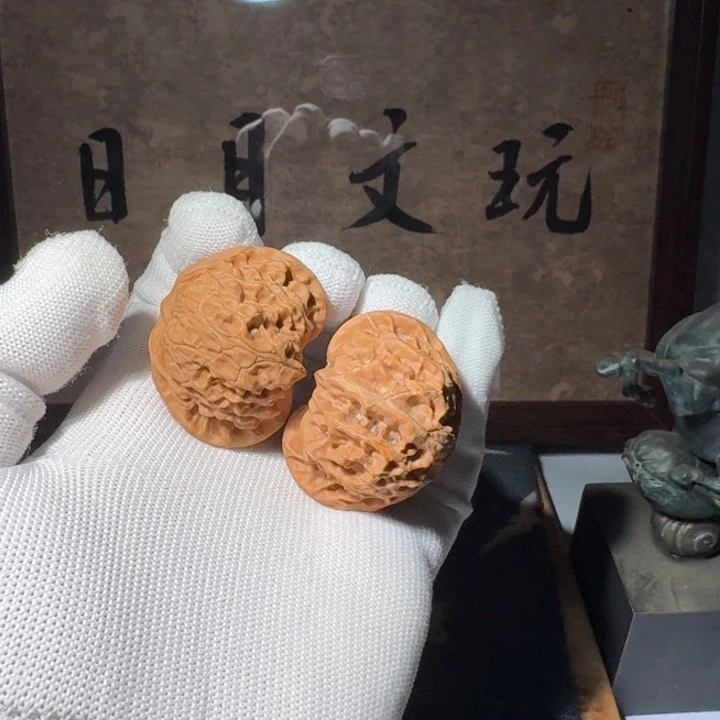 文玩核桃吊坠宫灯