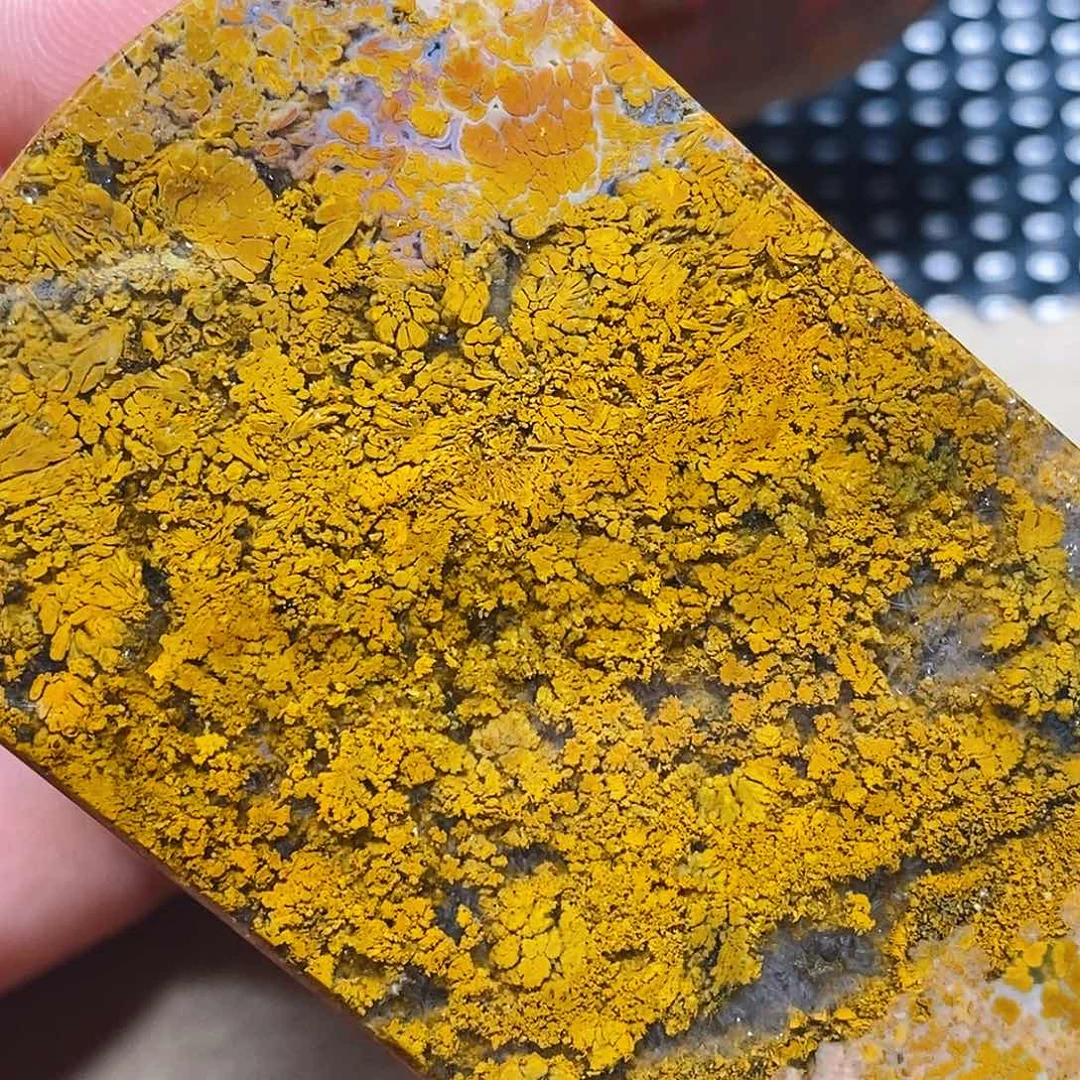 玛瑙/玉髓颈饰未镶嵌山**顶