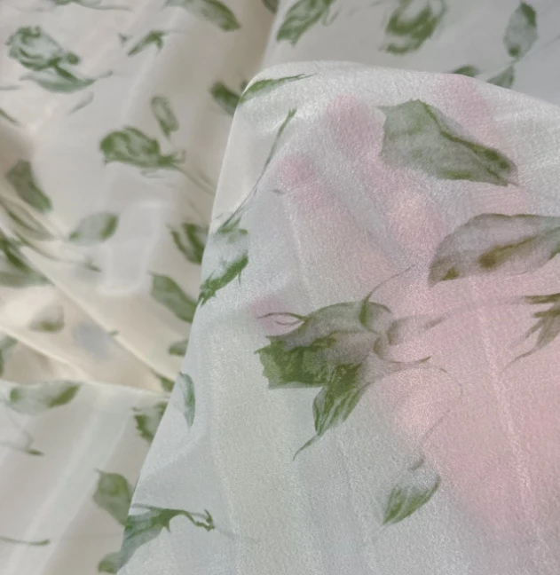 【面料透的】全涤软天丝杏底绿玫瑰【飘逸轻薄柔软】