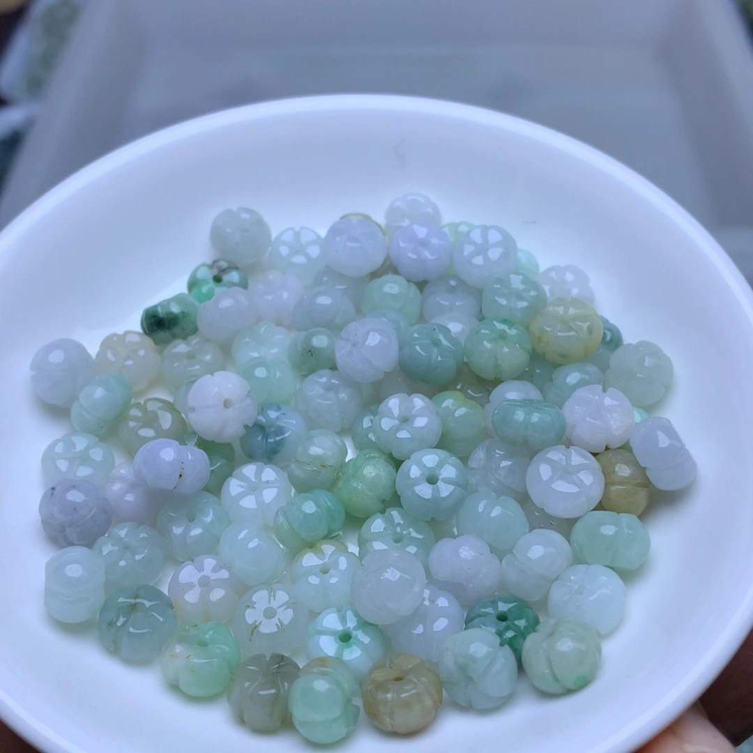 翡翠散珠卡5.8乘8.2南瓜珠10个