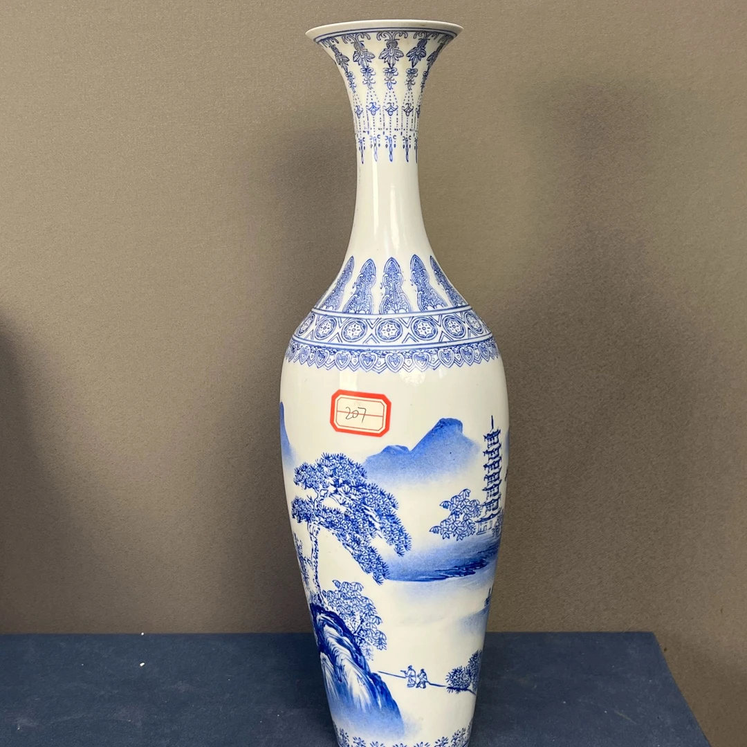 【微瑕慎拍】207景德镇老厂瓷洋蓝彩山水赏瓶