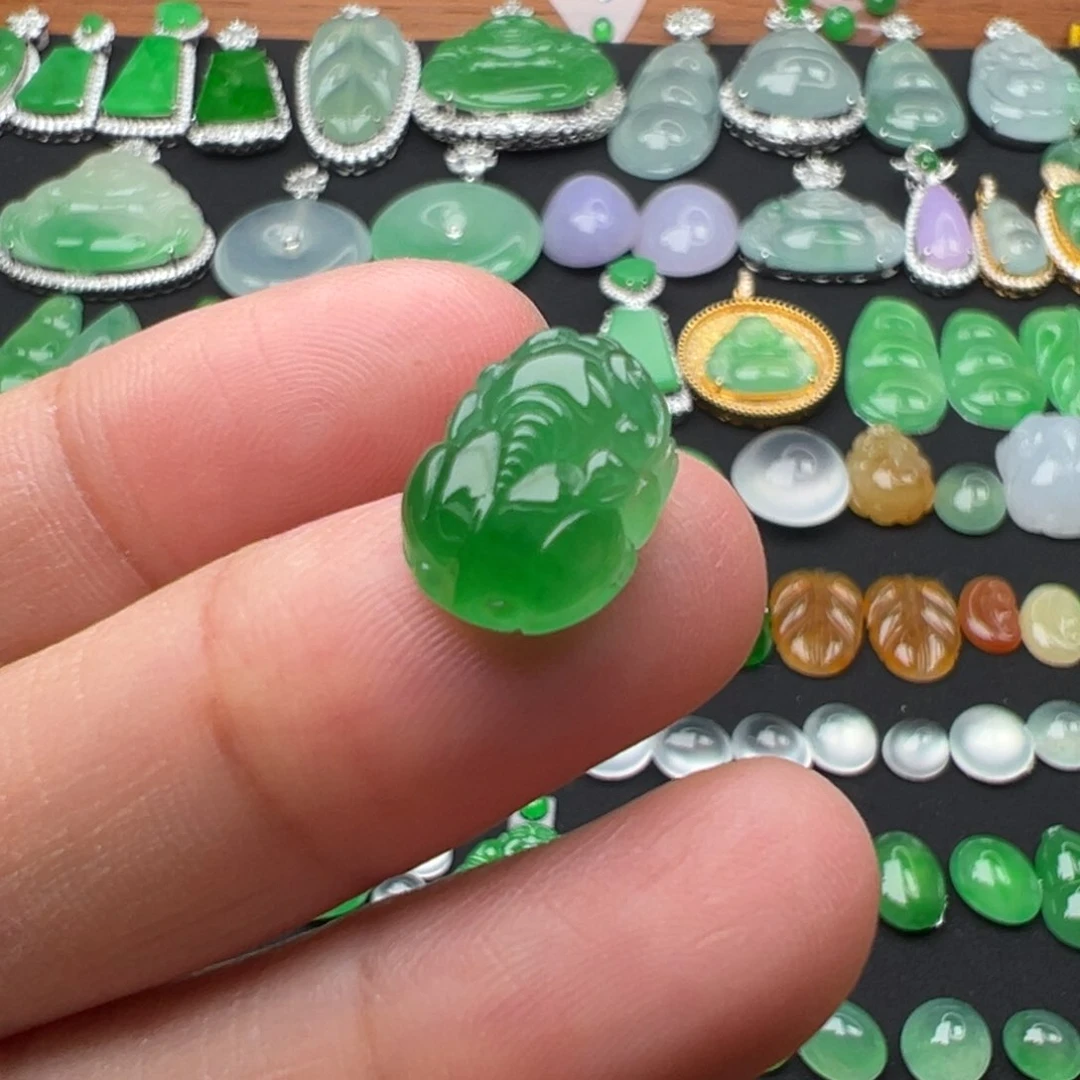 翡翠颈饰未镶嵌貔貅13.2